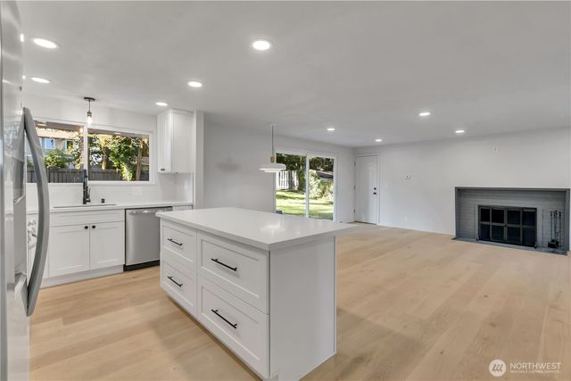 1122 E Filbert Street, Kent, WA 98030