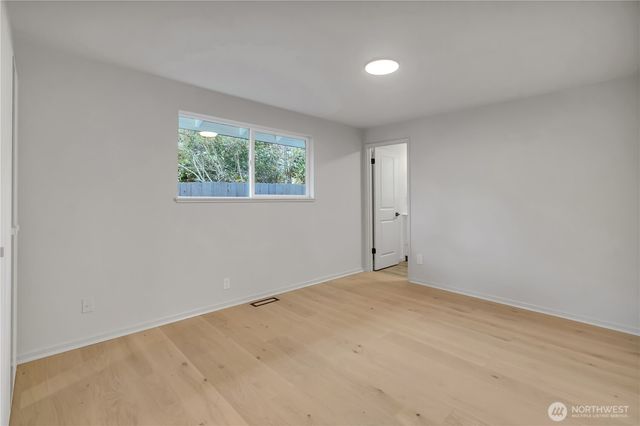 1122 E Filbert Street, Kent, WA 98030