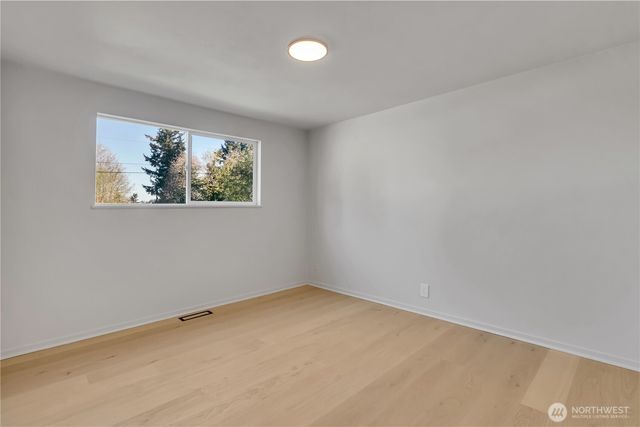 1122 E Filbert Street, Kent, WA 98030