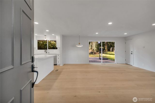 1122 E Filbert Street, Kent, WA 98030