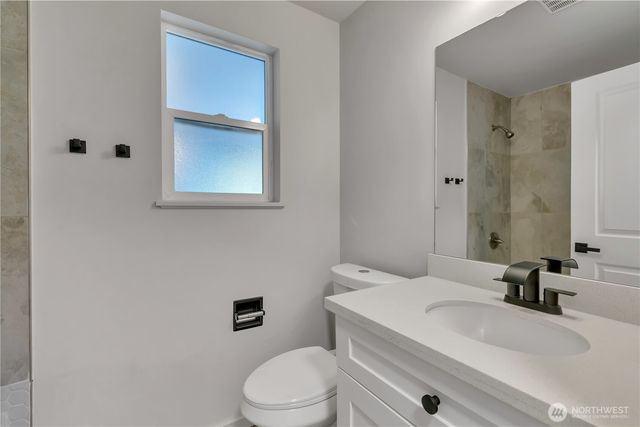 1122 E Filbert Street, Kent, WA 98030