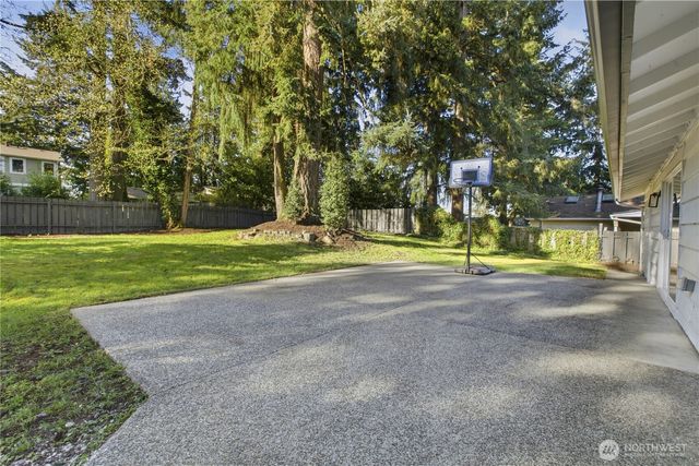 1122 E Filbert Street, Kent, WA 98030