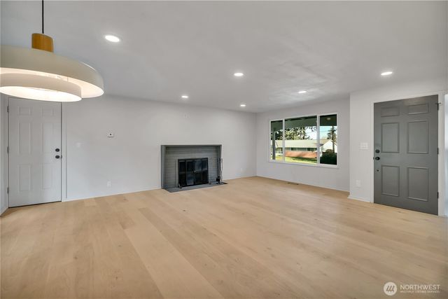 1122 E Filbert Street, Kent, WA 98030