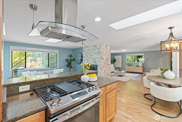 6632 NE 196th Street, Kenmore, WA 98028
