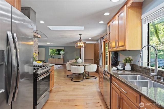 6632 NE 196th Street, Kenmore, WA 98028