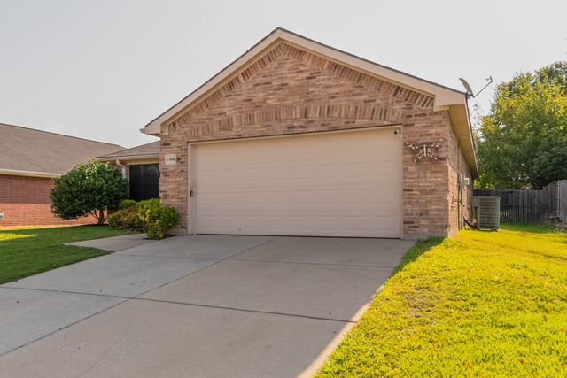 13048 Fencerow Road, Fort Worth, TX 76244