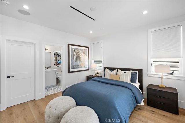 330 Onyx Avenue, Newport Beach, CA 92662