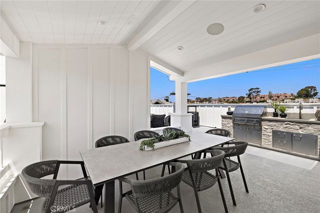 330 Onyx Avenue, Newport Beach, CA 92662
