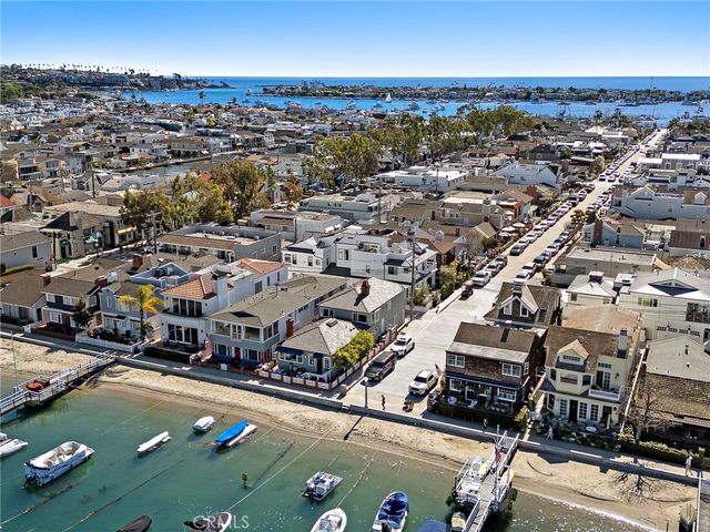 330 Onyx Avenue, Newport Beach, CA 92662