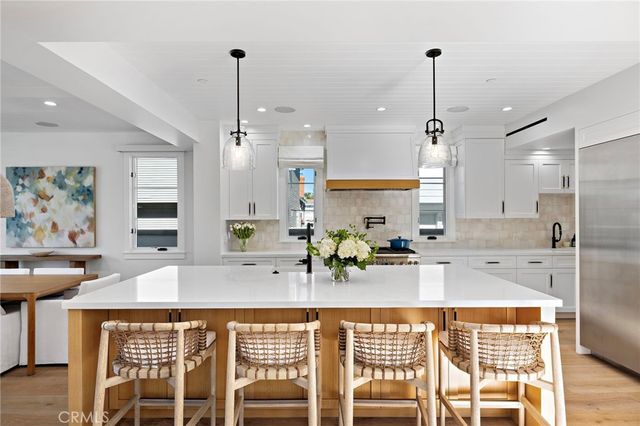 330 Onyx Avenue, Newport Beach, CA 92662