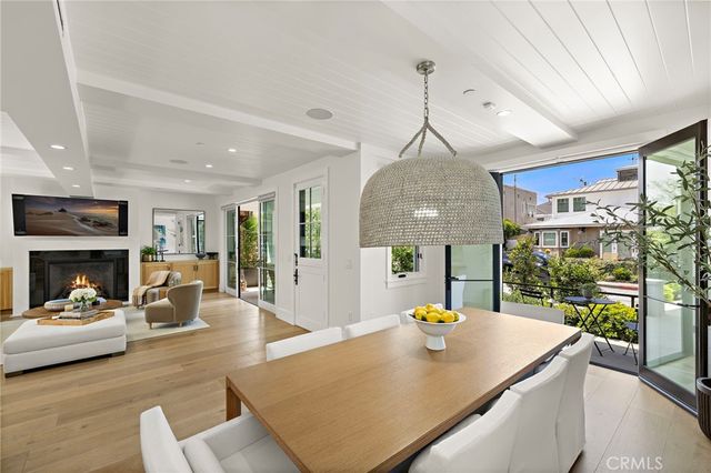 330 Onyx Avenue, Newport Beach, CA 92662