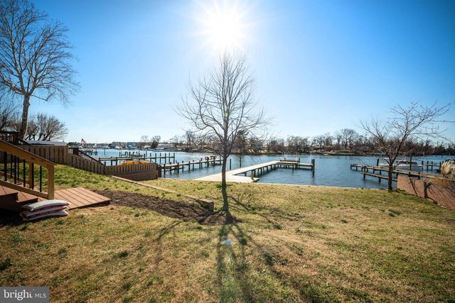 8101 SHORE RD, Baltimore, MD 21222