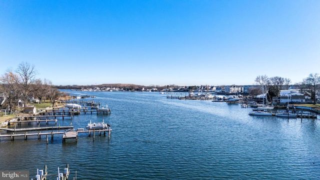 8101 SHORE RD, Baltimore, MD 21222