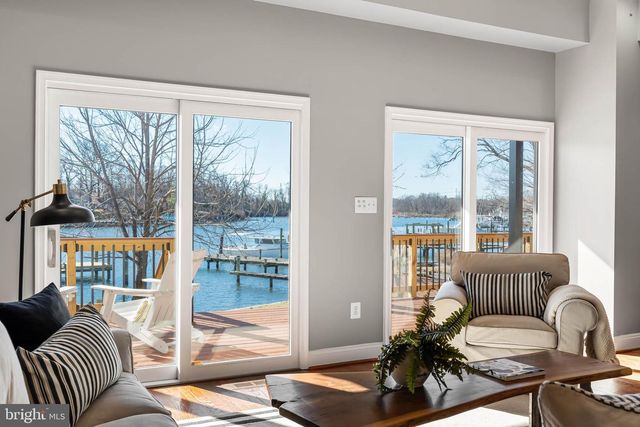 8101 SHORE RD, Baltimore, MD 21222