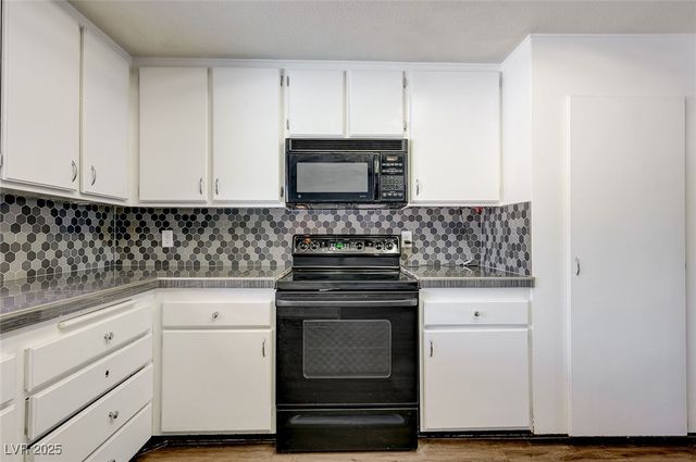 894 Dianne Drive, Boulder City, NV 89005