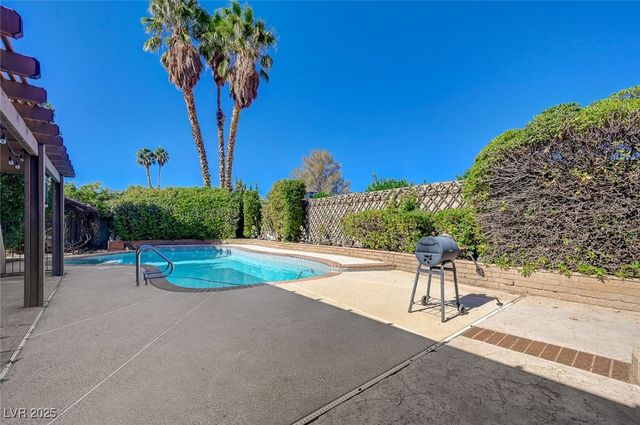 894 Dianne Drive, Boulder City, NV 89005