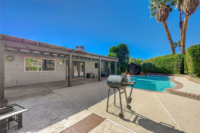 894 Dianne Drive, Boulder City, NV 89005