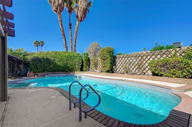 894 Dianne Drive, Boulder City, NV 89005