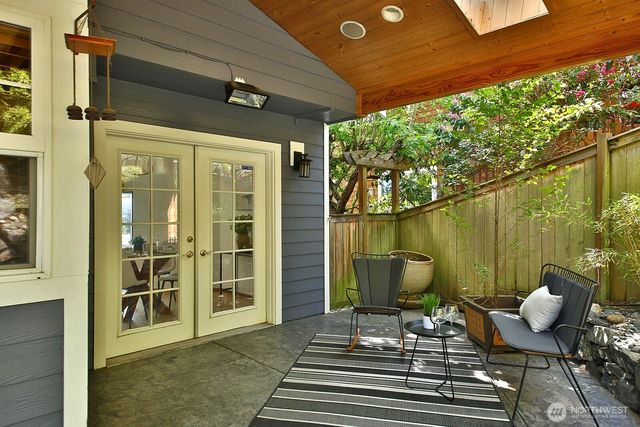 4996 Lilac Drive, Freeland, WA 98249