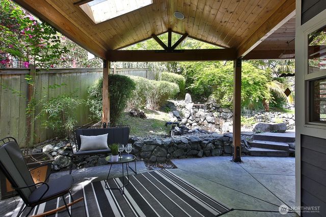 4996 Lilac Drive, Freeland, WA 98249