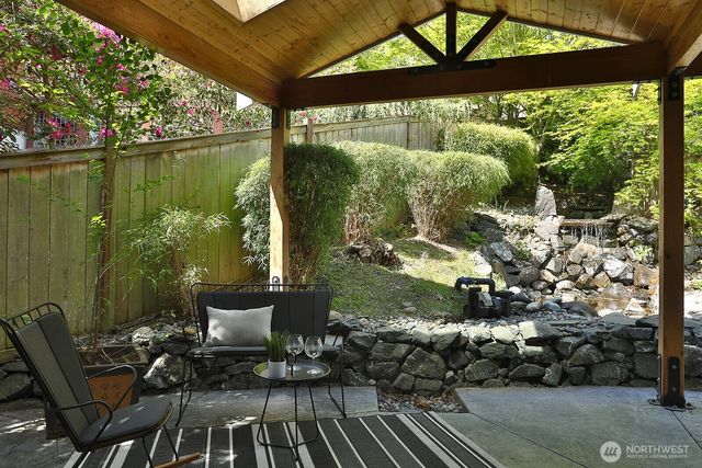 4996 Lilac Drive, Freeland, WA 98249