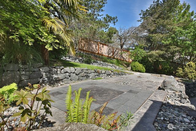 4996 Lilac Drive, Freeland, WA 98249