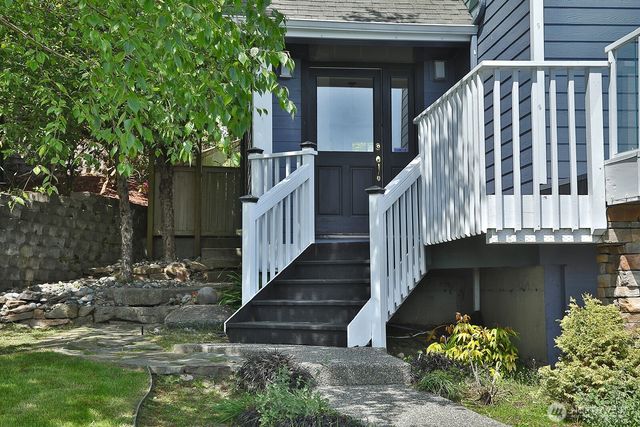 4996 Lilac Drive, Freeland, WA 98249