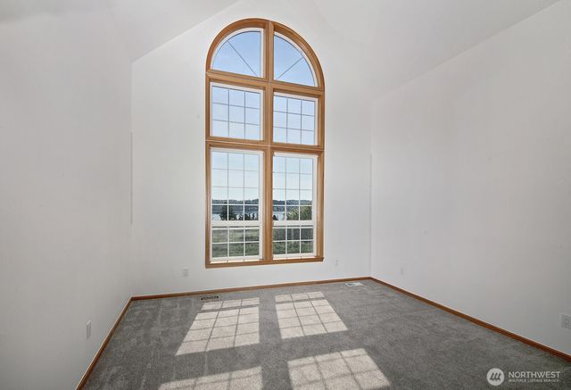 4996 Lilac Drive, Freeland, WA 98249