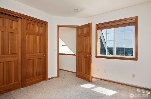 4996 Lilac Drive, Freeland, WA 98249