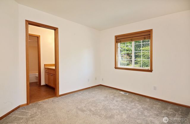 4996 Lilac Drive, Freeland, WA 98249