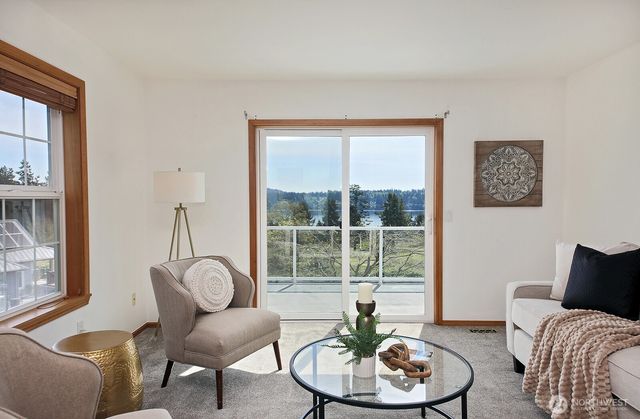4996 Lilac Drive, Freeland, WA 98249