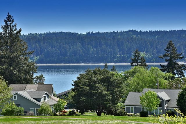 4996 Lilac Drive, Freeland, WA 98249