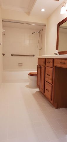 3040 NE 16TH Avenue 303, Oakland Park, FL 33334