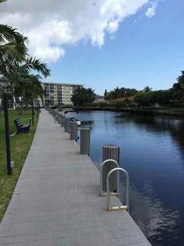 3040 NE 16TH Avenue 303, Oakland Park, FL 33334