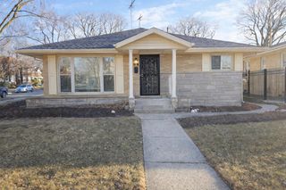 222 Broadmoor Avenue, Munster, IN 46321