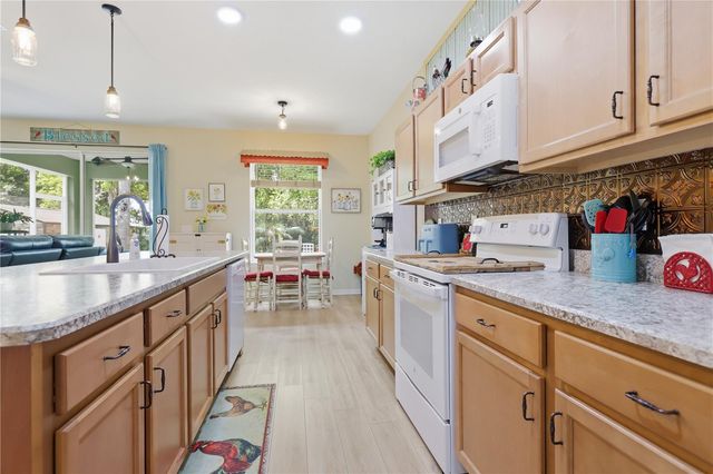 2200 N CLARA AVENUE, Deland, FL 32720