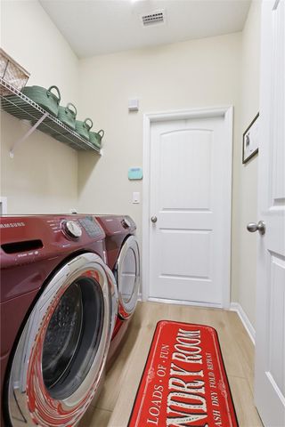 2200 N CLARA AVENUE, Deland, FL 32720