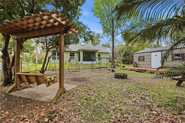 2200 N CLARA AVENUE, Deland, FL 32720