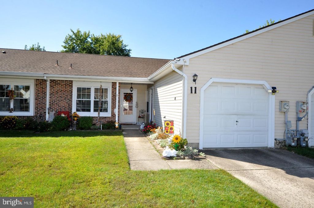 11 E BERWIN WAY, Mount Laurel, NJ 08054
