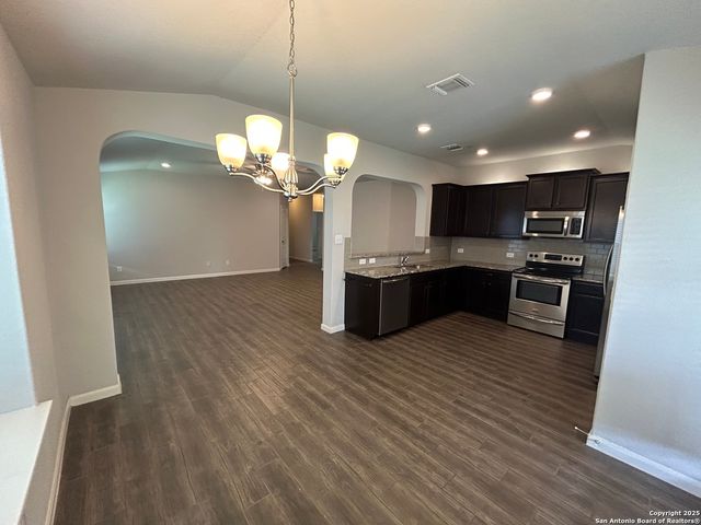 2293 Olive Hill Dr, New Braunfels, TX 78130