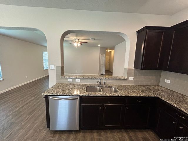 2293 Olive Hill Dr, New Braunfels, TX 78130