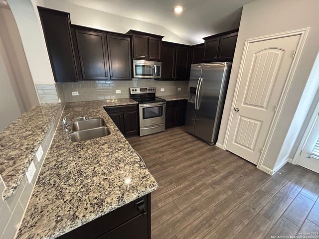 2293 Olive Hill Dr, New Braunfels, TX 78130