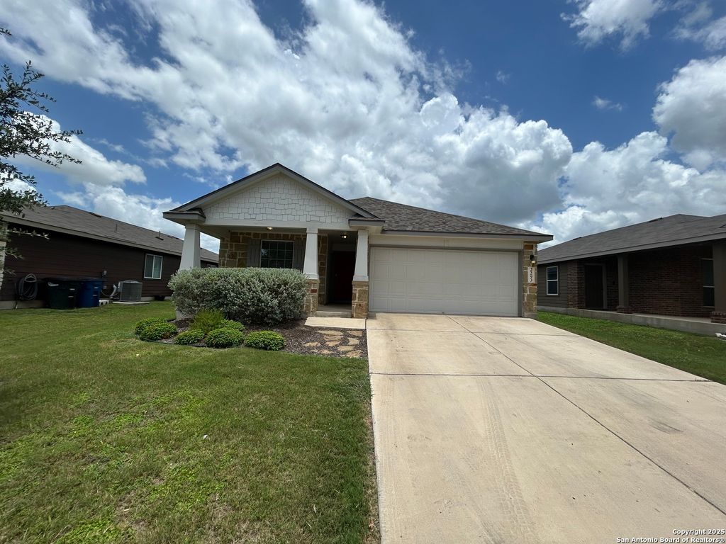 2293 Olive Hill Dr, New Braunfels, TX 78130
