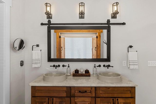 W5681 Ridge ROAD, Elkhorn, WI 53121