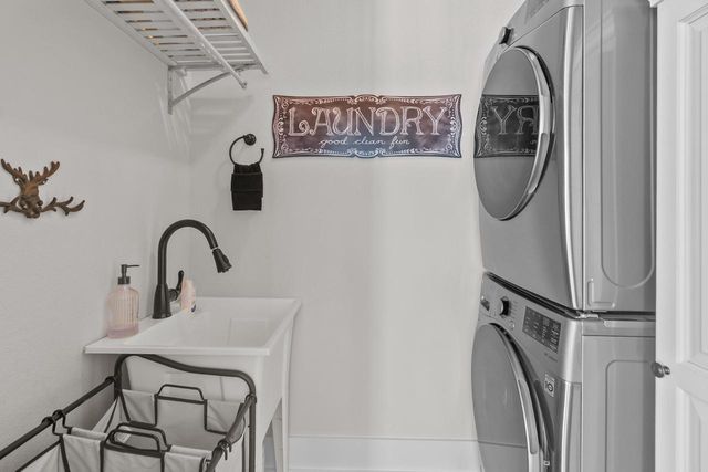 W5681 Ridge ROAD, Elkhorn, WI 53121