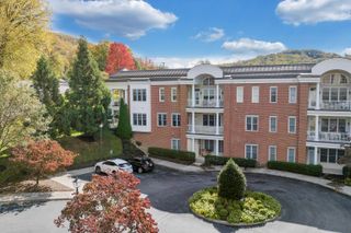 2125 Yellow Mountain Rd SE Apt 203, Roanoke, VA 24014