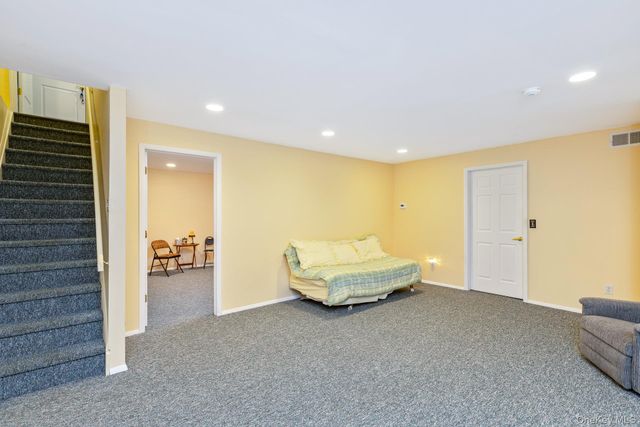 45 Oak Run, Stony Brook, NY 11790