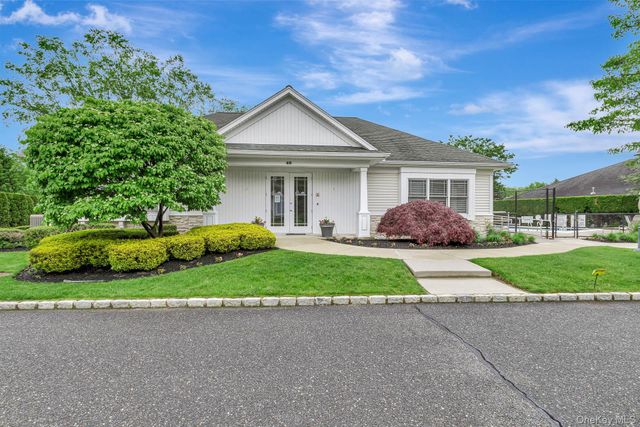 45 Oak Run, Stony Brook, NY 11790