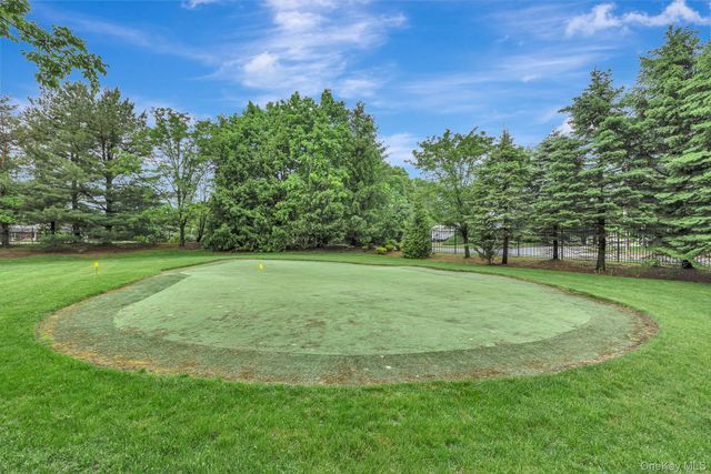 45 Oak Run, Stony Brook, NY 11790