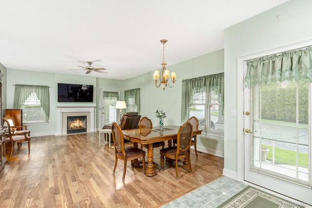 45 Oak Run, Stony Brook, NY 11790